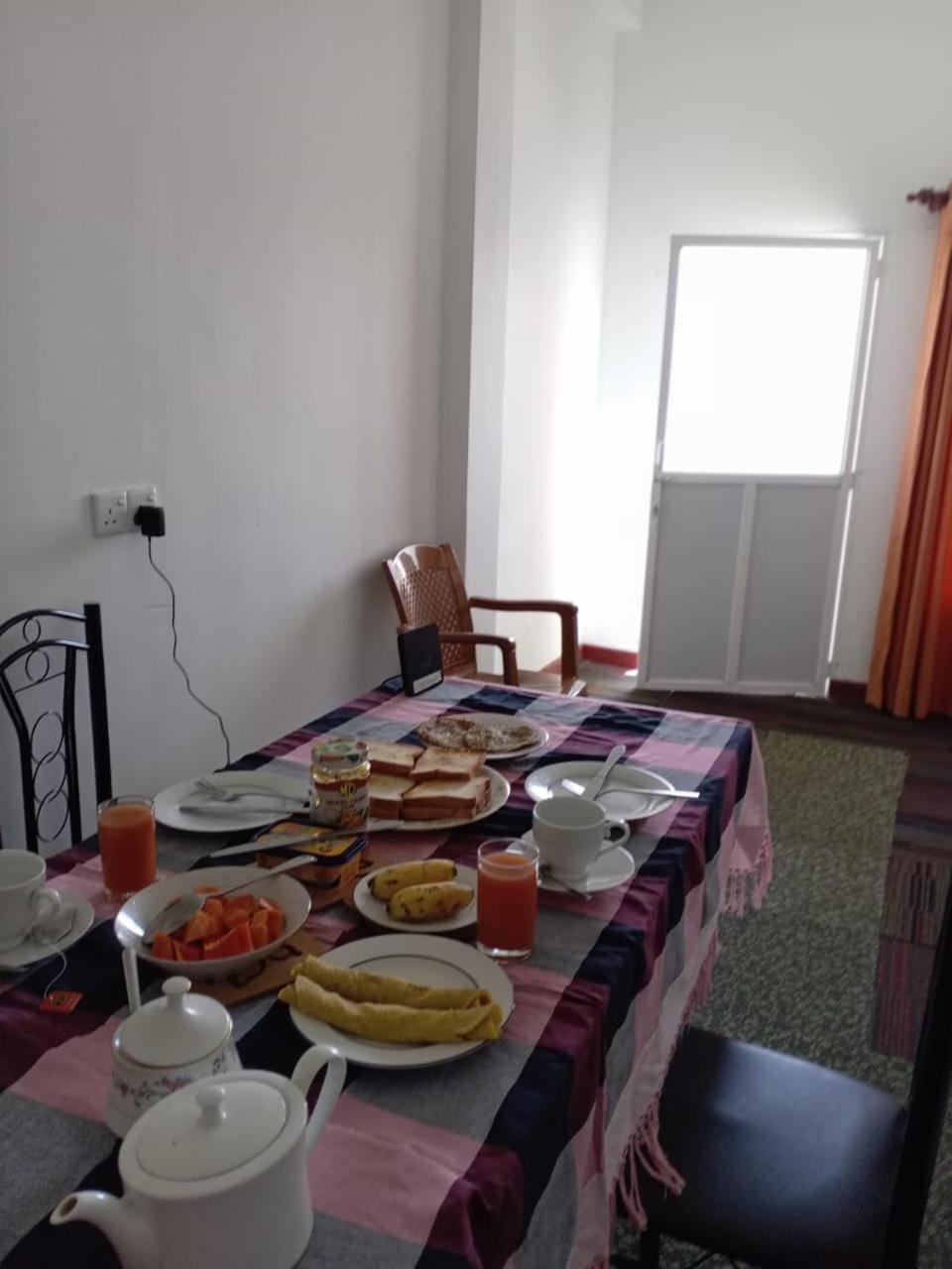 Frosty Heaven Guest House Nuwara Eliya Buitenkant foto